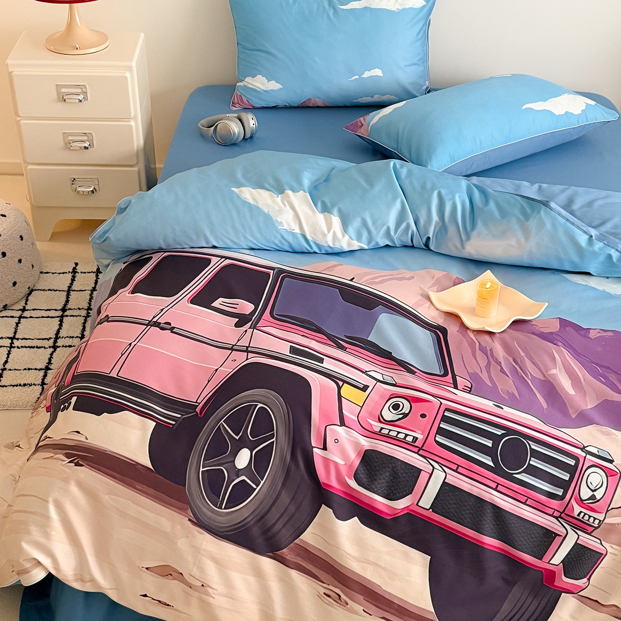 91家纺网 家纺一手货源 找家纺 （总）西西家居 2026新款100支澳棉数码印花独家专版数码汽车系列四件套--穿越沙漠