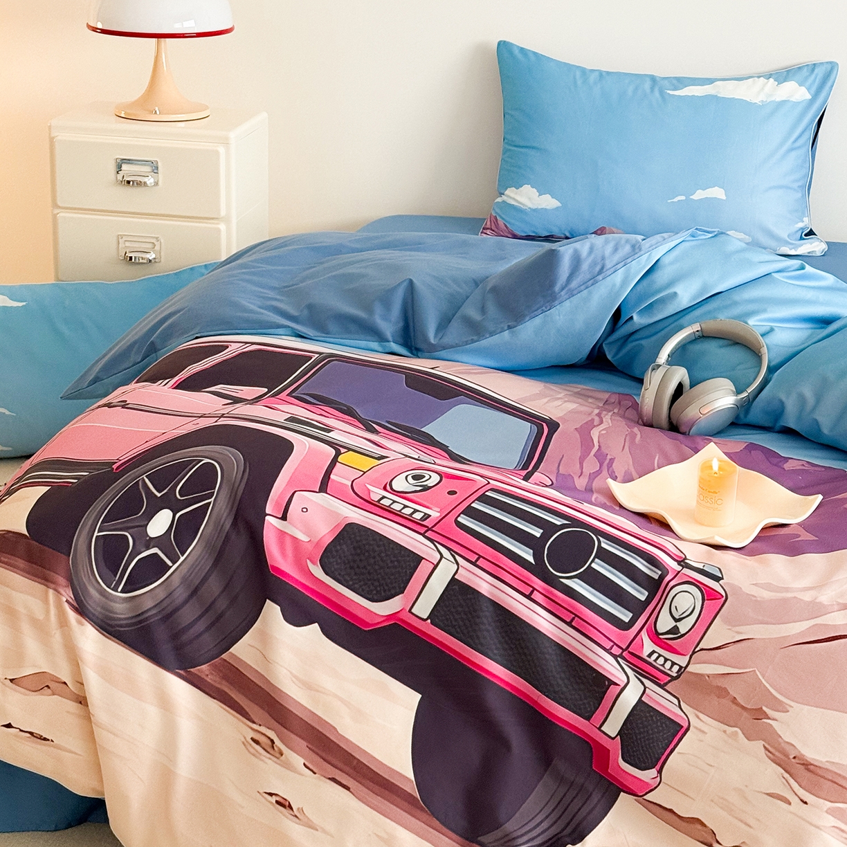 91家纺网 家纺一手货源 找家纺 （总）西西家居 2026新款100支澳棉数码印花独家专版数码汽车系列四件套--穿越沙漠