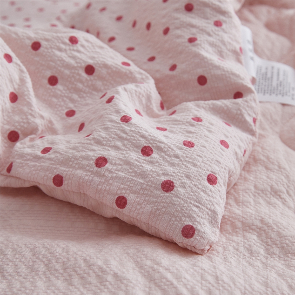 91家纺网 家纺一手货源 找家纺 艺菲阁家纺 2026新款泡芙棉夏被夏凉被空调被 粉雾星点