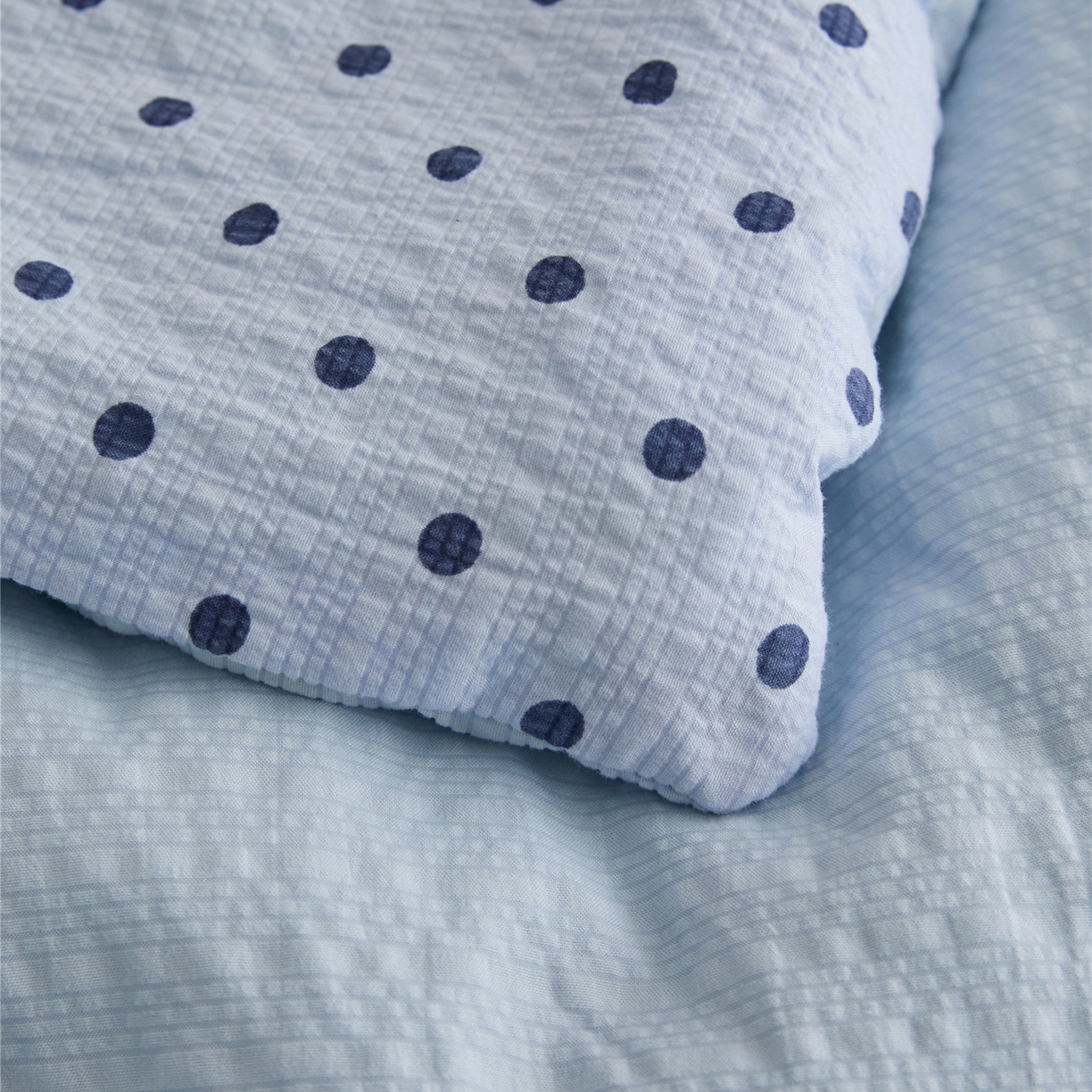 91家纺网 家纺一手货源 找家纺 艺菲阁家纺 2026新款泡芙棉夏被夏凉被空调被 蓝雾星点