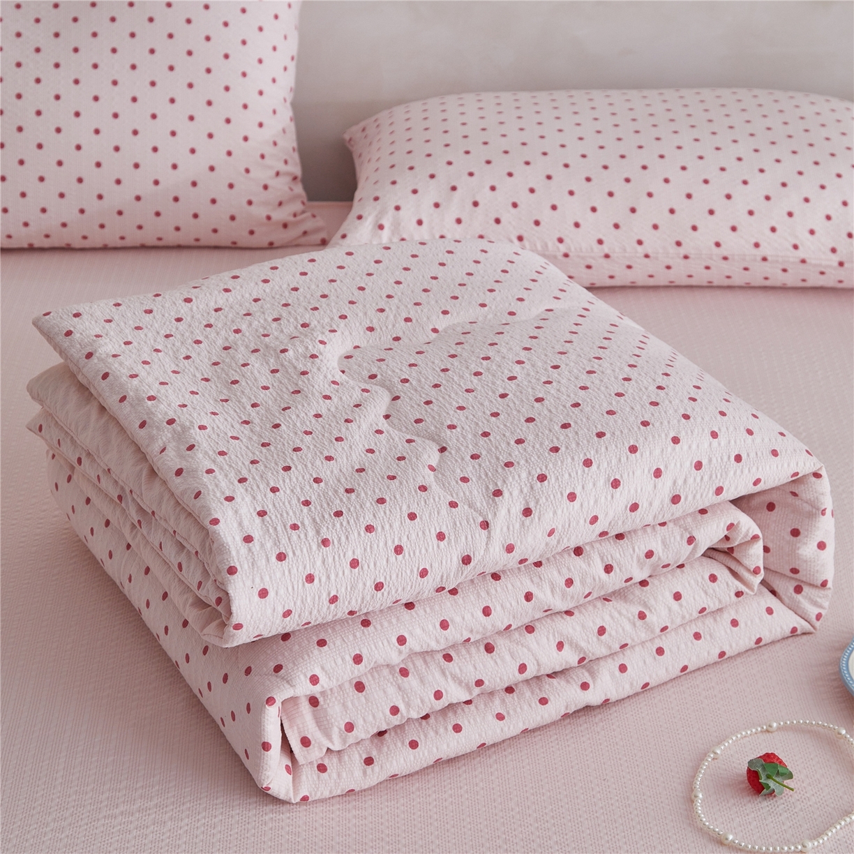 91家纺网 家纺一手货源 找家纺 艺菲阁家纺 2026新款泡芙棉夏被夏凉被空调被 粉雾星点