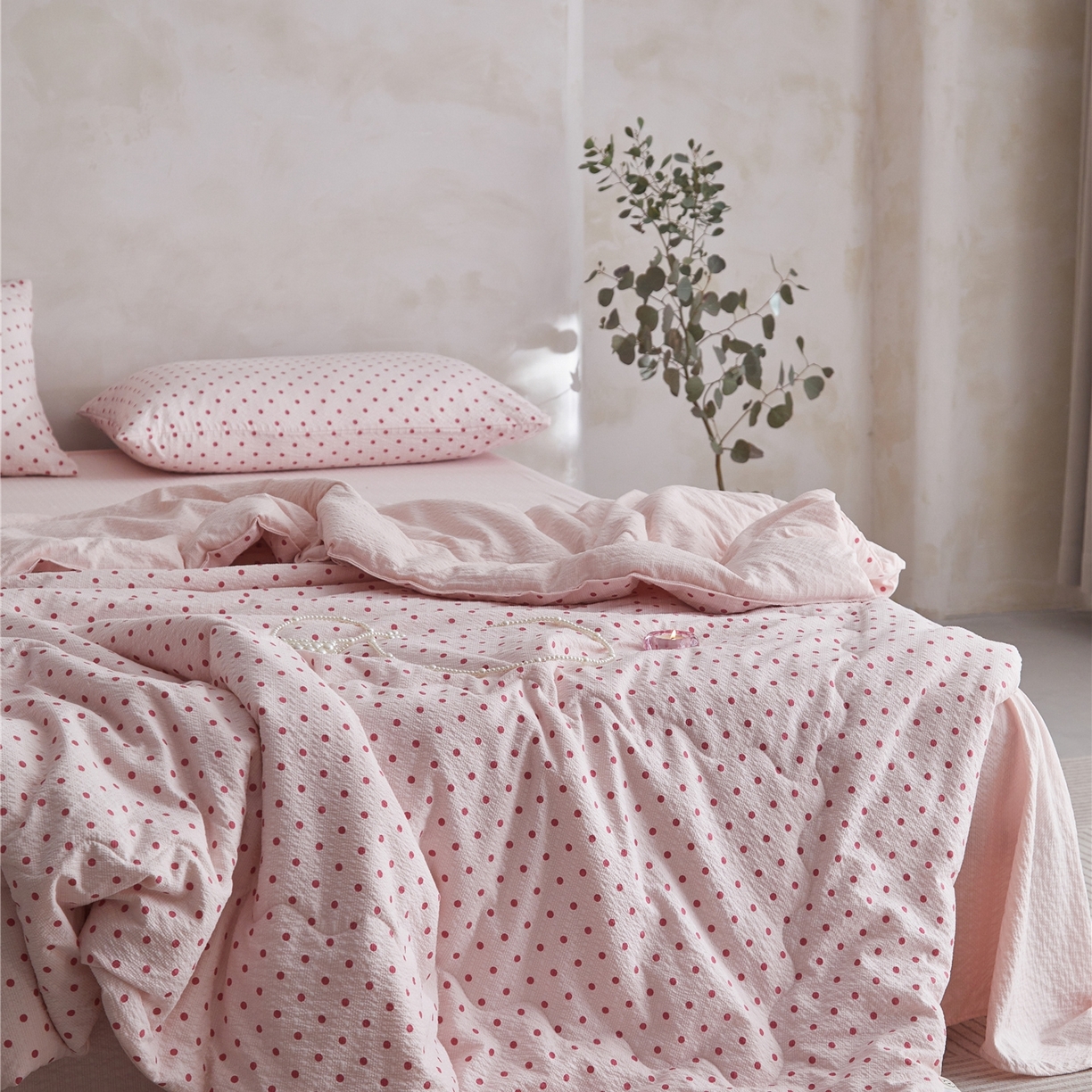 91家纺网 家纺一手货源 找家纺 艺菲阁家纺 2026新款泡芙棉夏被夏凉被空调被 粉雾星点