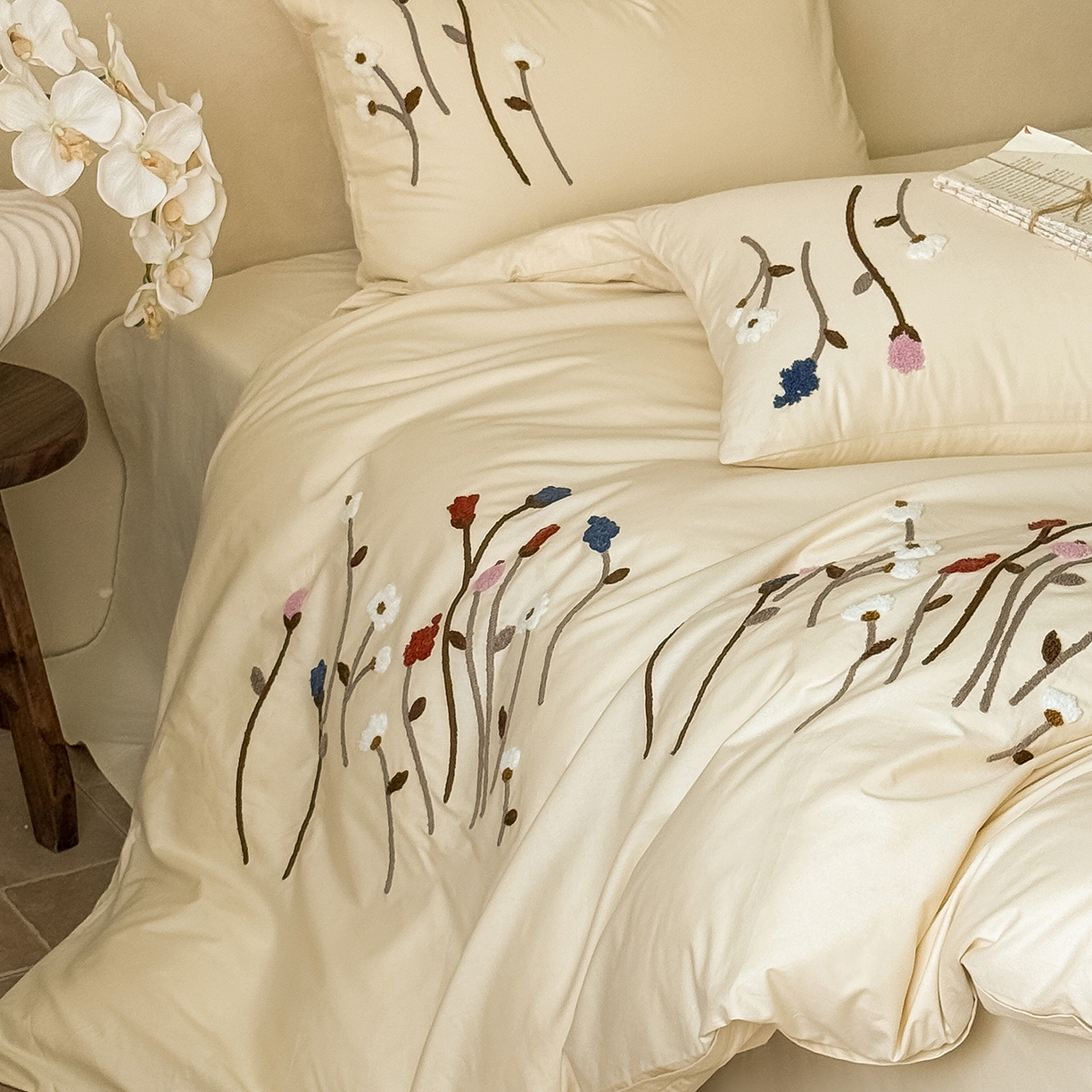 91家纺网 家纺一手货源 找家纺 Mr.pig猪先生水洗棉 2026新款全棉水洗棉毛巾绣四件套（展示价格为控价，实际价格请联系客服 花盏-杏仁白