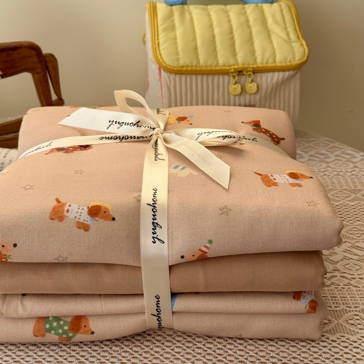 91家纺网 家纺一手货源 找家纺 于果 2026新款全棉纯棉双层纱四件套 腊肠狗咖