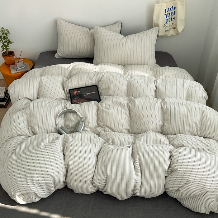 91家纺网 家纺一手货源 找家纺 莱茵家居 2026新款A类60支长绒棉纯棉提花贡缎大提花四件套光泽绸缎感轻奢风 湫波-蓝