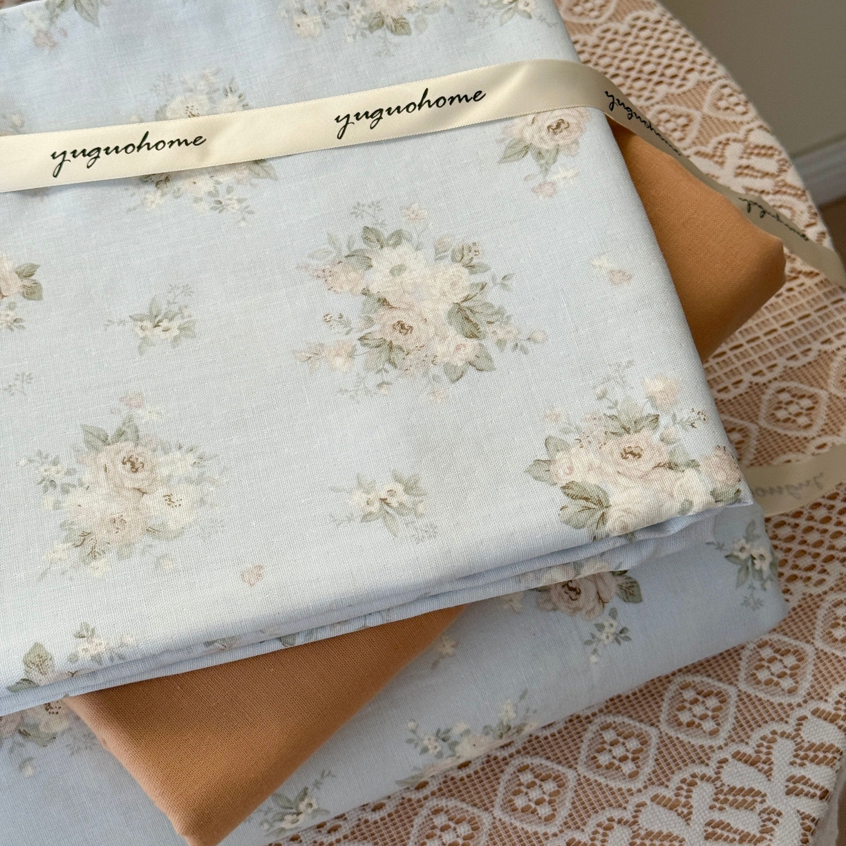 91家纺网 家纺一手货源 找家纺 于果 2026新款全棉纯棉双层纱四件套 夏日牡丹蓝