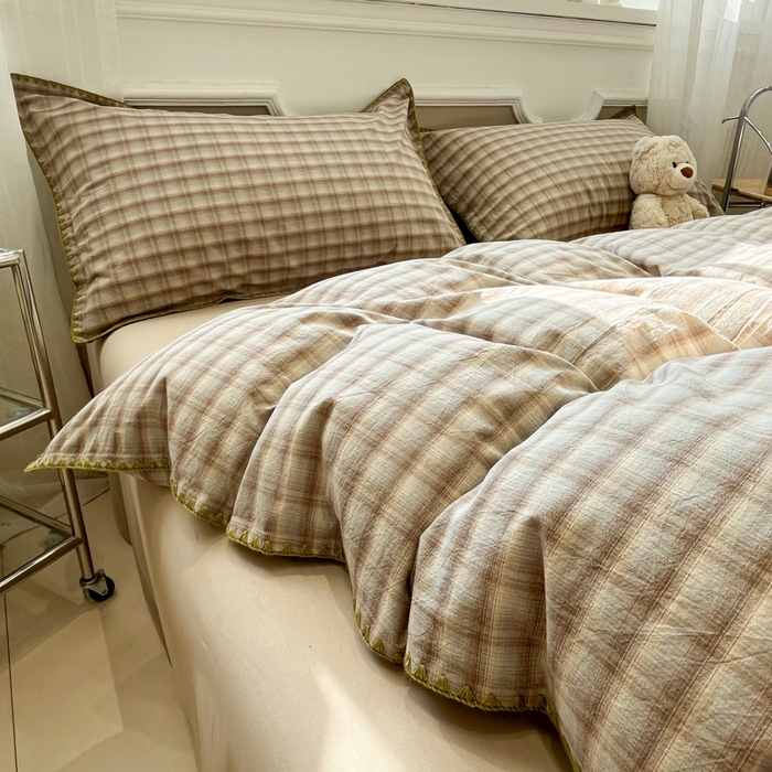 91家纺网 家纺一手货源 找家纺 莱茵家居 2026新款A类全棉色织水洗棉格子贝壳边套件-愫格系列 愫格-茶褐