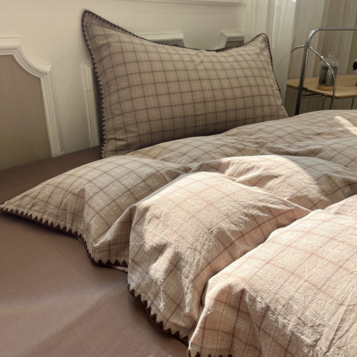 91家纺网 家纺一手货源 找家纺 莱茵家居 2026新款A类全棉色织水洗棉格子贝壳边套件-愫格系列 愫格-琥珀