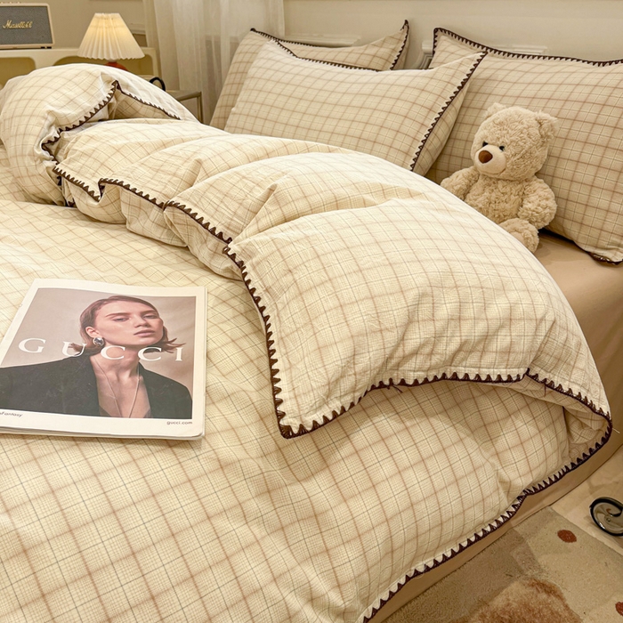 91家纺网 家纺一手货源 找家纺 莱茵家居 2026新款A类全棉色织水洗棉格子贝壳边套件-愫格系列 愫格-栗棕