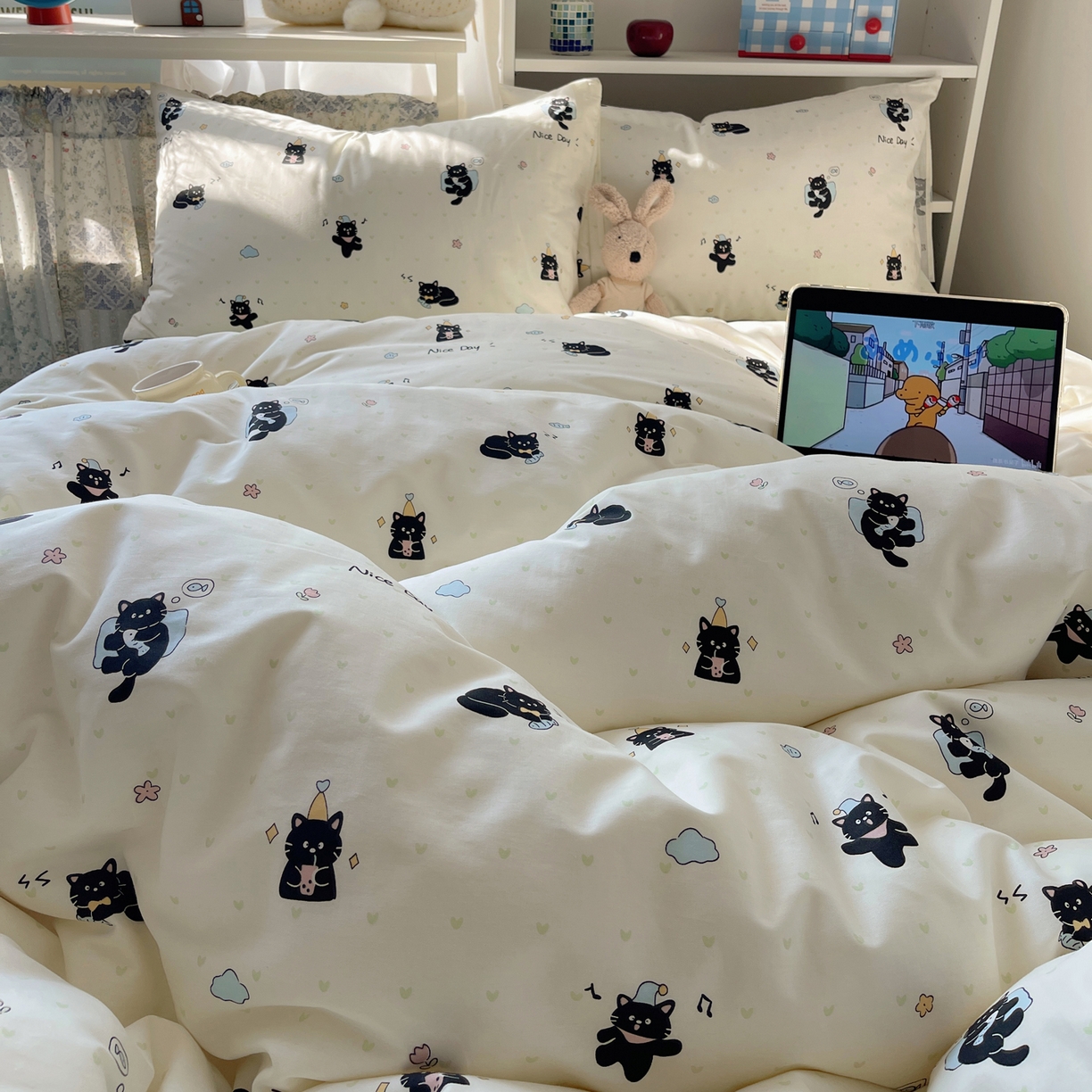 91家纺网 家纺一手货源 找家纺 耀悦家纺 2026新款40支a类全棉纯棉小清新卡通ins风博主风四件套 调皮小黑喵