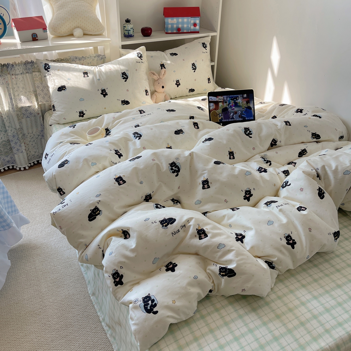 91家纺网 家纺一手货源 找家纺 耀悦家纺 2026新款40支a类全棉纯棉小清新卡通ins风博主风四件套 调皮小黑喵
