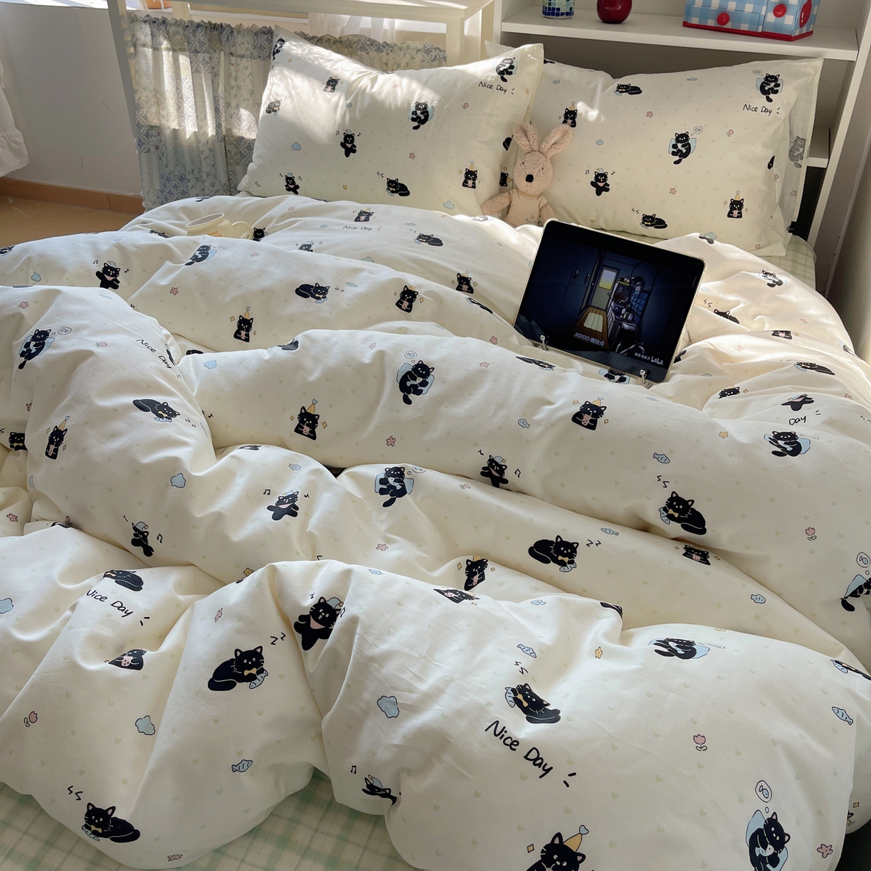 91家纺网 家纺一手货源 找家纺 耀悦家纺 2026新款40支a类全棉纯棉小清新卡通ins风博主风四件套 调皮小黑喵