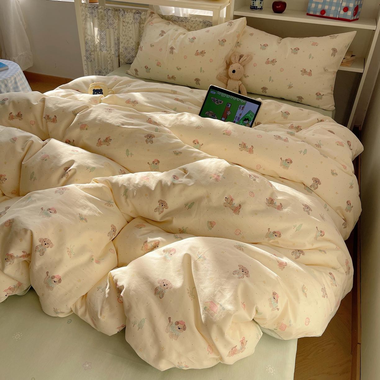 91家纺网 家纺一手货源 找家纺 耀悦家纺 2026新款40支a类全棉纯棉小清新卡通ins风博主风四件套 线喵苹果狗