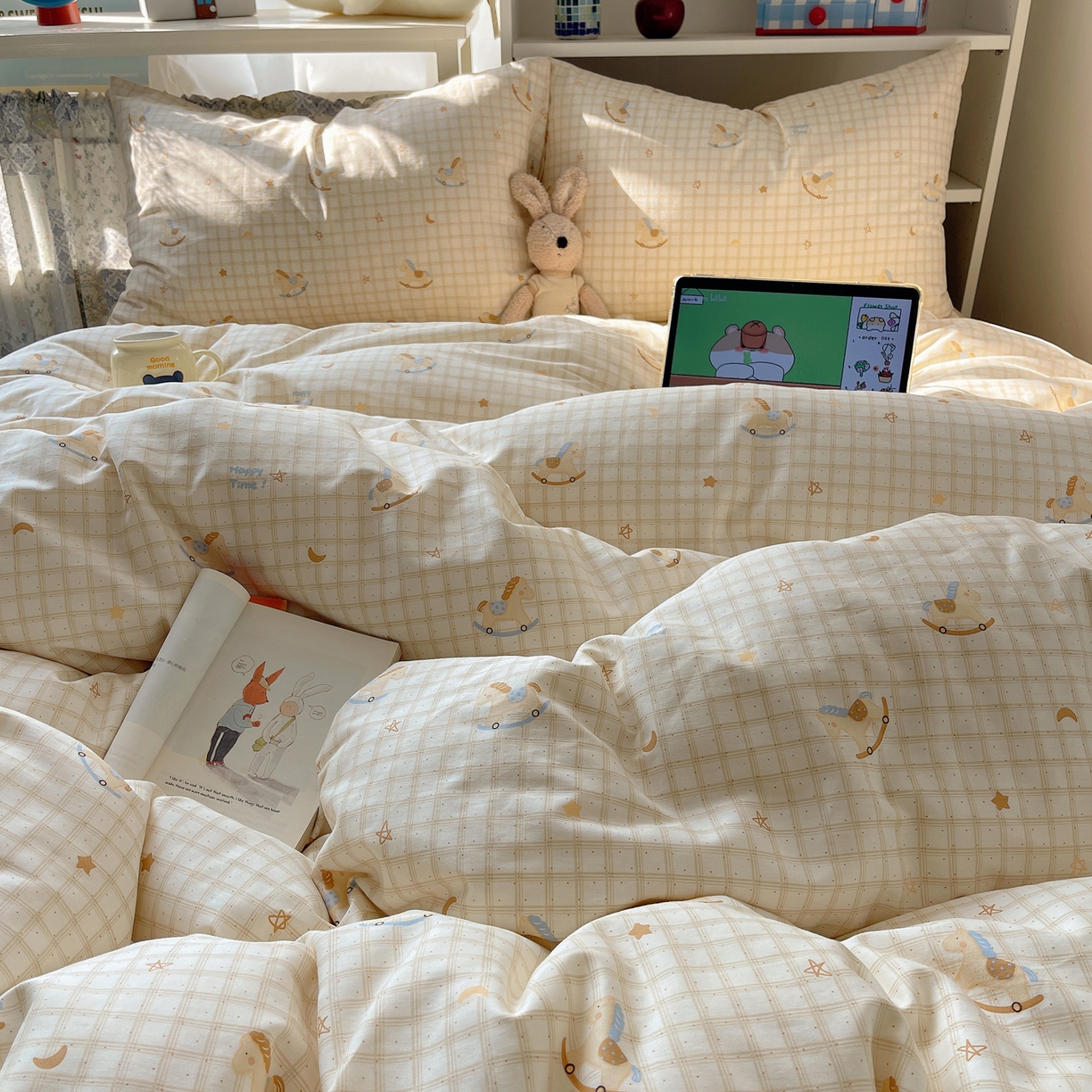 91家纺网 家纺一手货源 找家纺 耀悦家纺 2026新款40支a类全棉纯棉小清新卡通ins风博主风四件套 快乐摇摇马