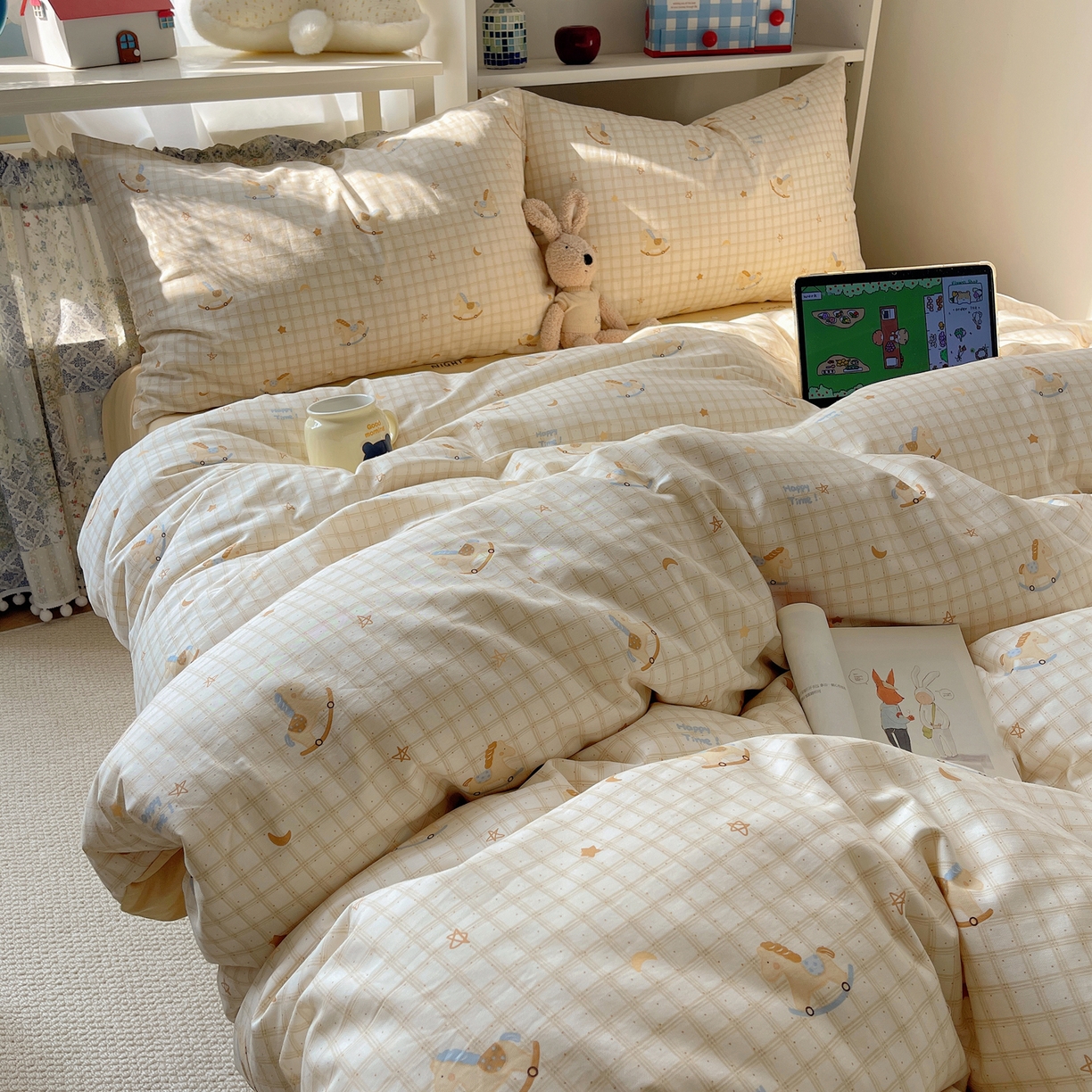 91家纺网 家纺一手货源 找家纺 耀悦家纺 2026新款40支a类全棉纯棉小清新卡通ins风博主风四件套 快乐摇摇马