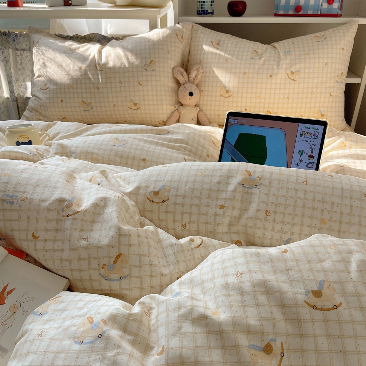 91家纺网 家纺一手货源 找家纺 耀悦家纺 2026新款40支a类全棉纯棉小清新卡通ins风博主风四件套 快乐摇摇马