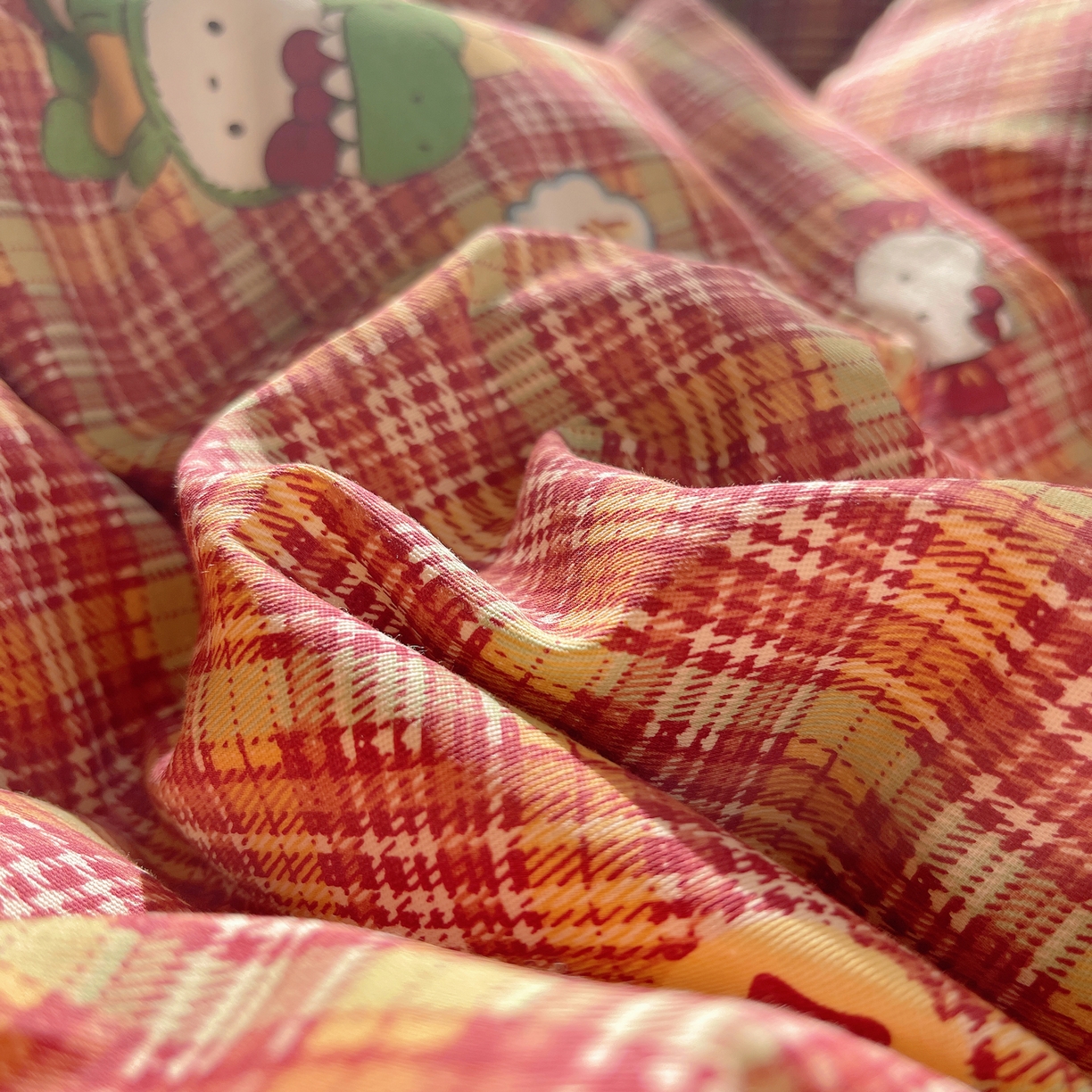 91家纺网 家纺一手货源 找家纺 耀悦家纺 2026新款40支a类全棉纯棉小清新卡通ins风博主风四件套 红格恐龙喵