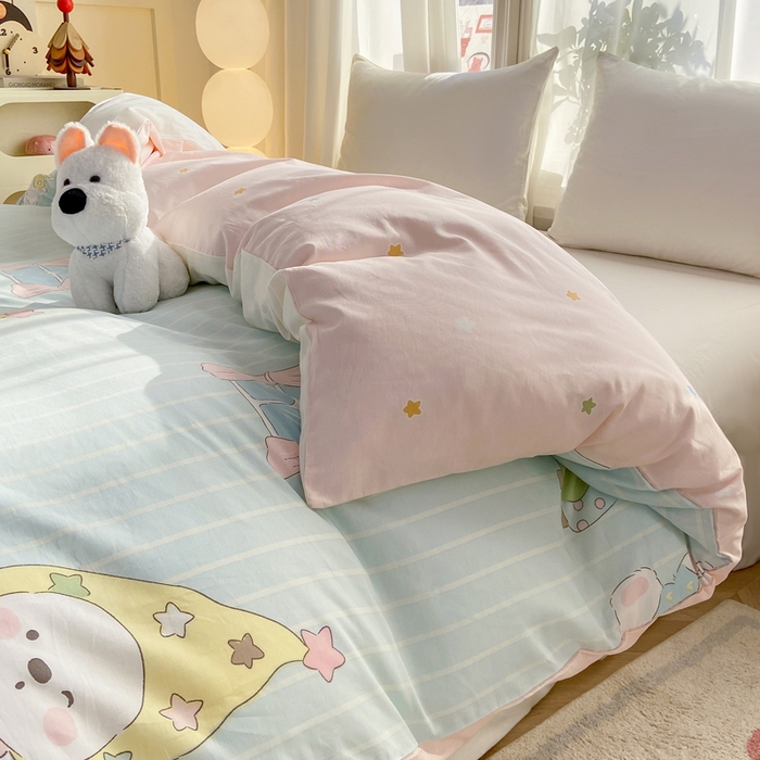 91家纺网 家纺一手货源 找家纺 朵安家纺 2026春夏新款12868全棉纯棉斜纹印花单被套 被套单件 安图奶熊