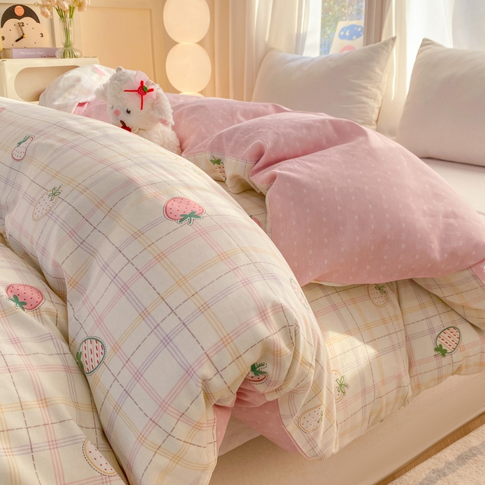 91家纺网 家纺一手货源 找家纺 朵安家纺 2026春夏新款12868全棉纯棉斜纹印花单被套 被套单件 草莓甜心