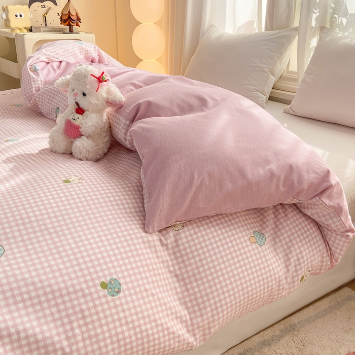 91家纺网 家纺一手货源 找家纺 朵安家纺 2026春夏新款12868全棉纯棉斜纹印花四件套 蘑菇童话