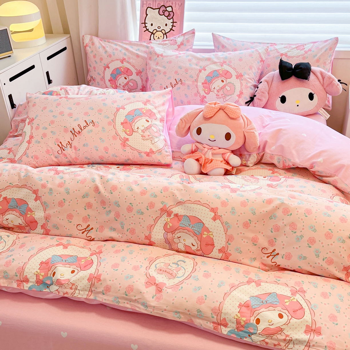 91家纺网 家纺一手货源 找家纺 暮思家居 2026新款正版授权三丽鸥全棉纯棉四件套系列-第二批 花花美乐蒂