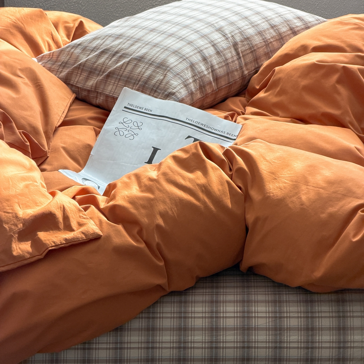 91家纺网 家纺一手货源 找家纺 蜜宿 2026新款全棉纯棉40s水洗棉四件套-橘子茶 橘子茶（枕套格纹）