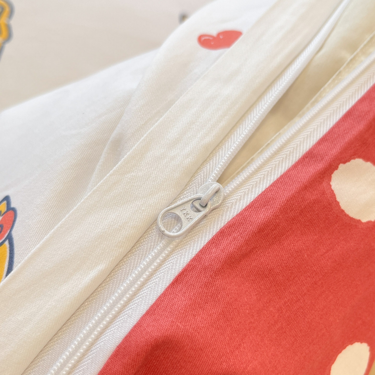 91家纺网 家纺一手货源 找家纺 暮思家居 2026新款正版授权三丽鸥全棉纯棉四件套系列-第二批 果果凯蒂