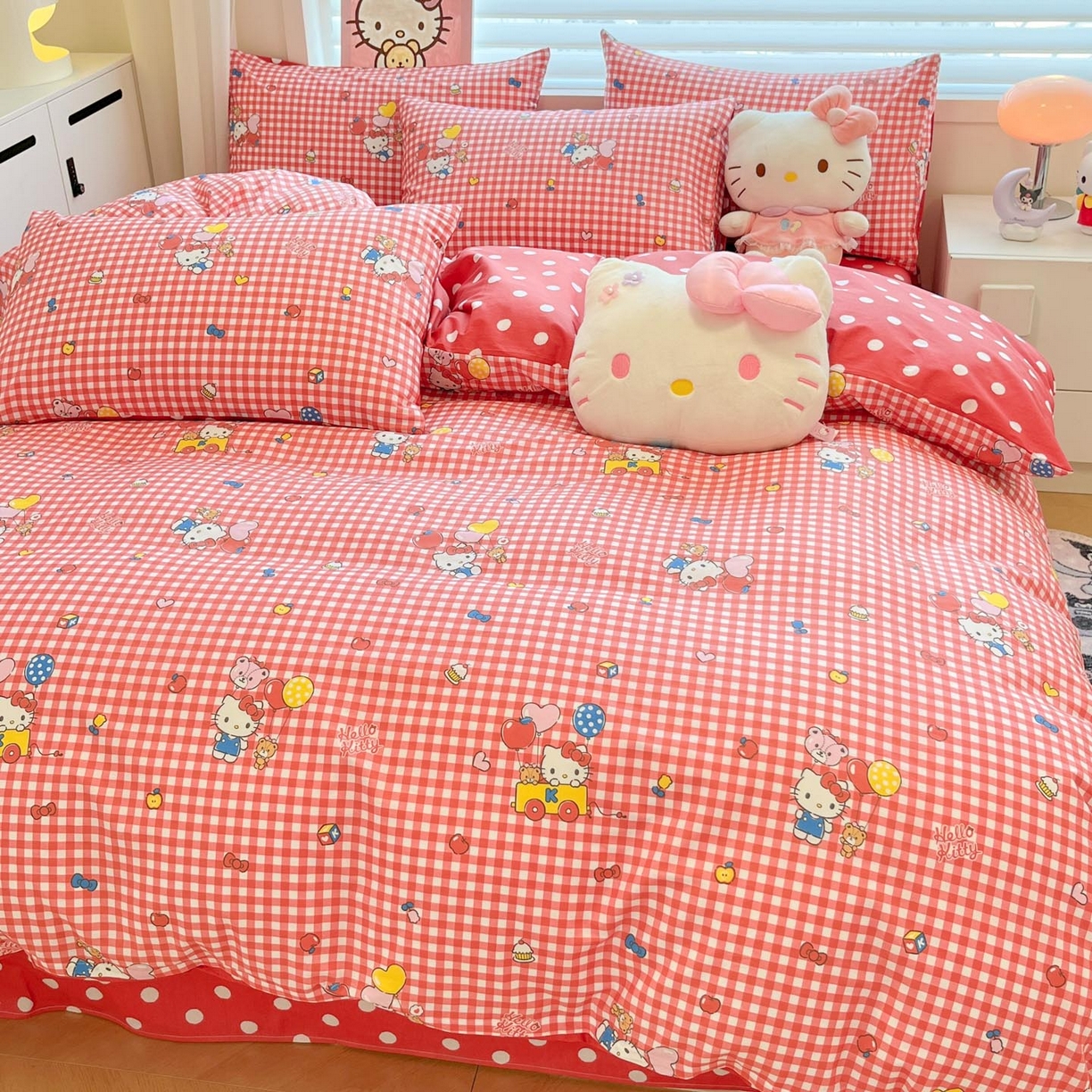 91家纺网 家纺一手货源 找家纺 暮思家居 2026新款正版授权三丽鸥全棉纯棉四件套系列-第二批 红格凯蒂