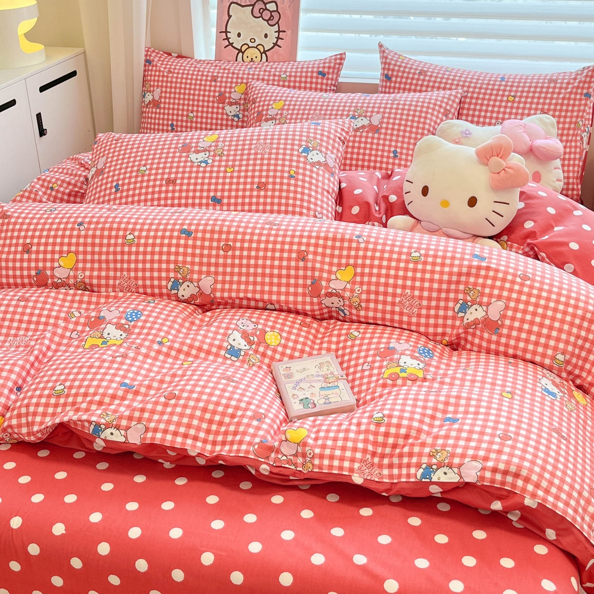 91家纺网 家纺一手货源 找家纺 暮思家居 2026新款正版授权三丽鸥全棉纯棉四件套系列-第二批 红格凯蒂