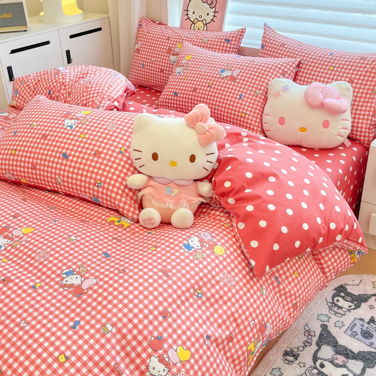 91家纺网 家纺一手货源 找家纺 暮思家居 2026新款正版授权三丽鸥全棉纯棉四件套系列-第二批 红格凯蒂