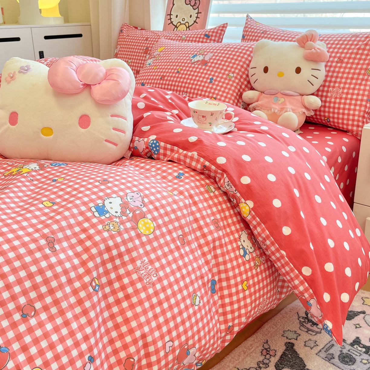 91家纺网 家纺一手货源 找家纺 暮思家居 2026新款正版授权三丽鸥全棉纯棉四件套系列-第二批 红格凯蒂