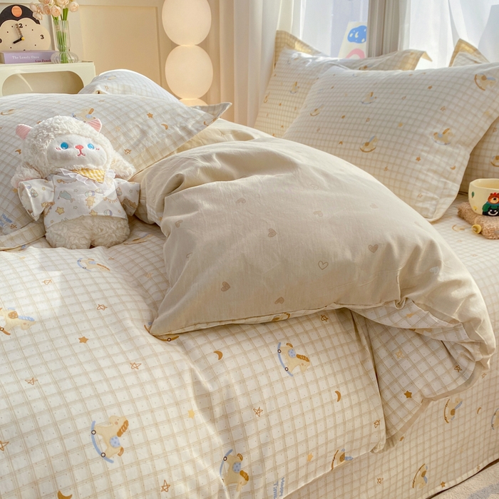 91家纺网 家纺一手货源 找家纺 朵安家纺 2026春夏新款12868全棉纯棉斜纹印花四件套 星园木马