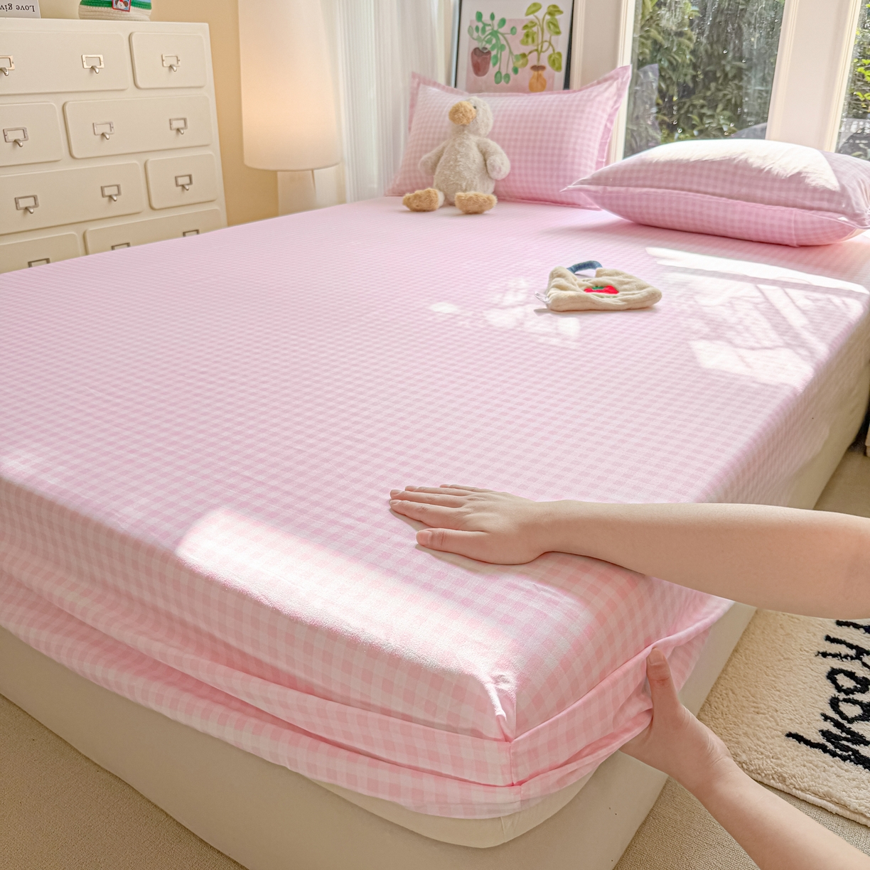 91家纺网 家纺一手货源 找家纺 赫然家纺 2026新款芦荟棉床笠三件套（床笠+枕套） 浅粉格