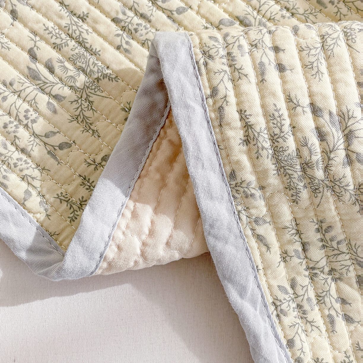 91家纺网 家纺一手货源 找家纺 （总）金丝兔 2026春夏新品全棉床盖三件套纯棉砂洗床盖榻榻米炕盖加厚碎花床单