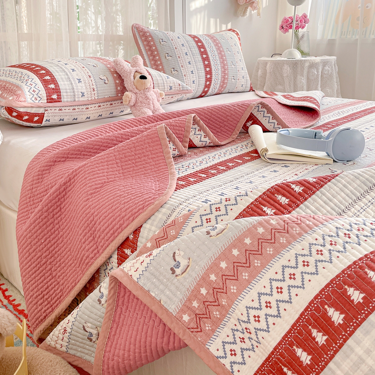 91家纺网 家纺一手货源 找家纺 金丝兔 2026春夏新品全棉床盖三件套纯棉砂洗床盖榻榻米炕盖加厚碎花床单 费尔岛