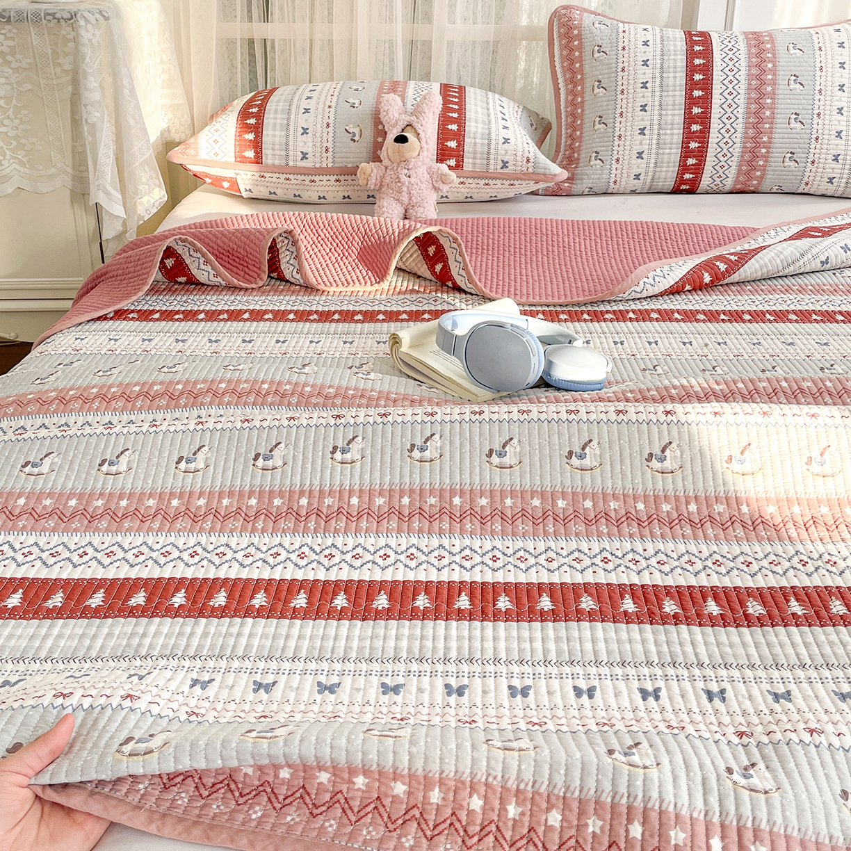 91家纺网 家纺一手货源 找家纺 金丝兔 2026春夏新品全棉床盖三件套纯棉砂洗床盖榻榻米炕盖加厚碎花床单 费尔岛