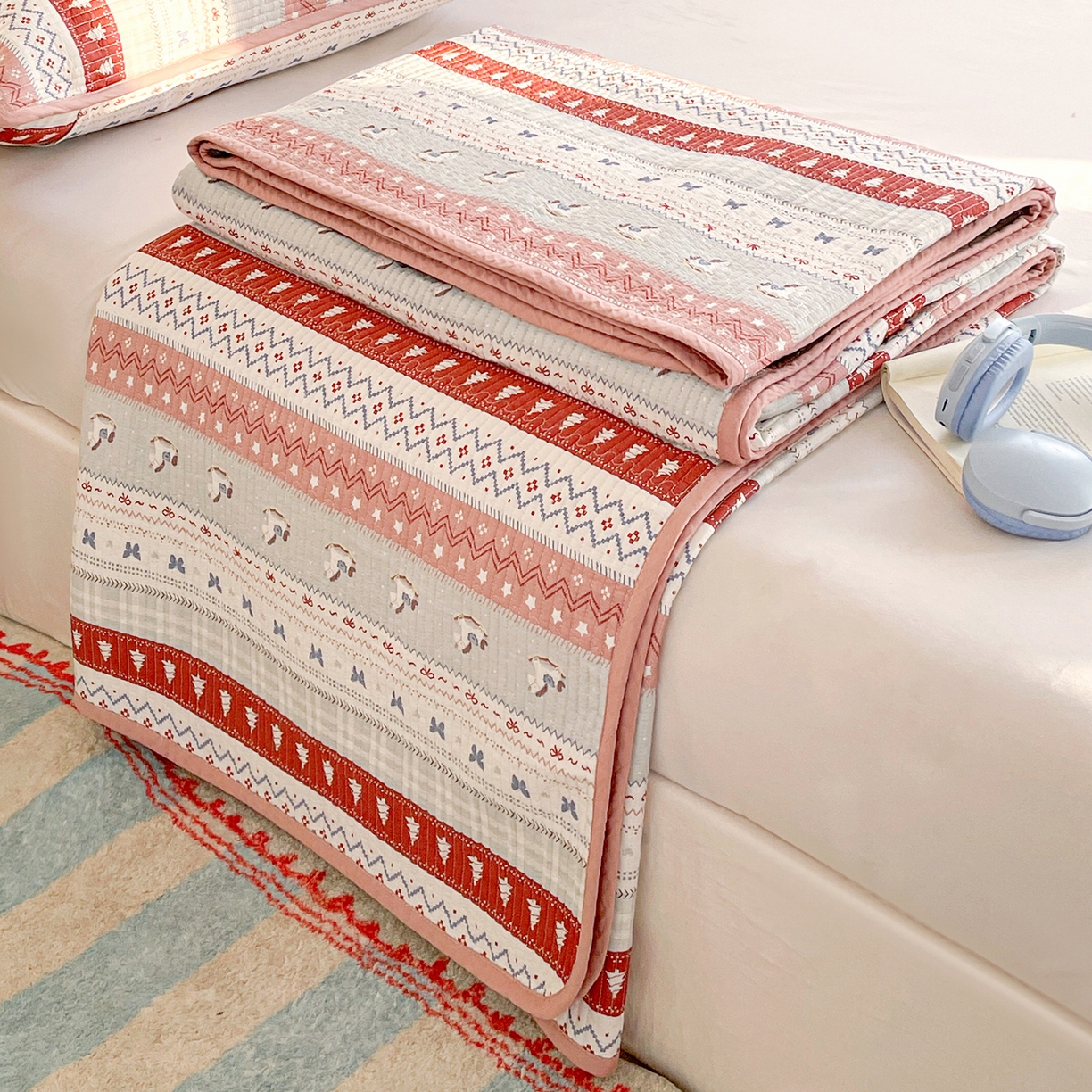 91家纺网 家纺一手货源 找家纺 金丝兔 2026春夏新品全棉床盖三件套纯棉砂洗床盖榻榻米炕盖加厚碎花床单 费尔岛