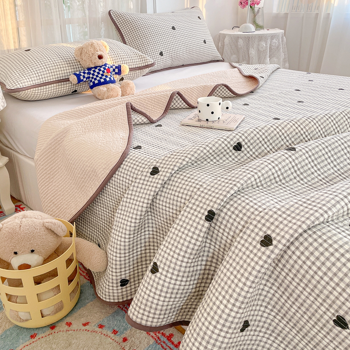 91家纺网 家纺一手货源 找家纺 金丝兔 2026春夏新品全棉床盖三件套纯棉砂洗床盖榻榻米炕盖加厚碎花床单 格子爱心