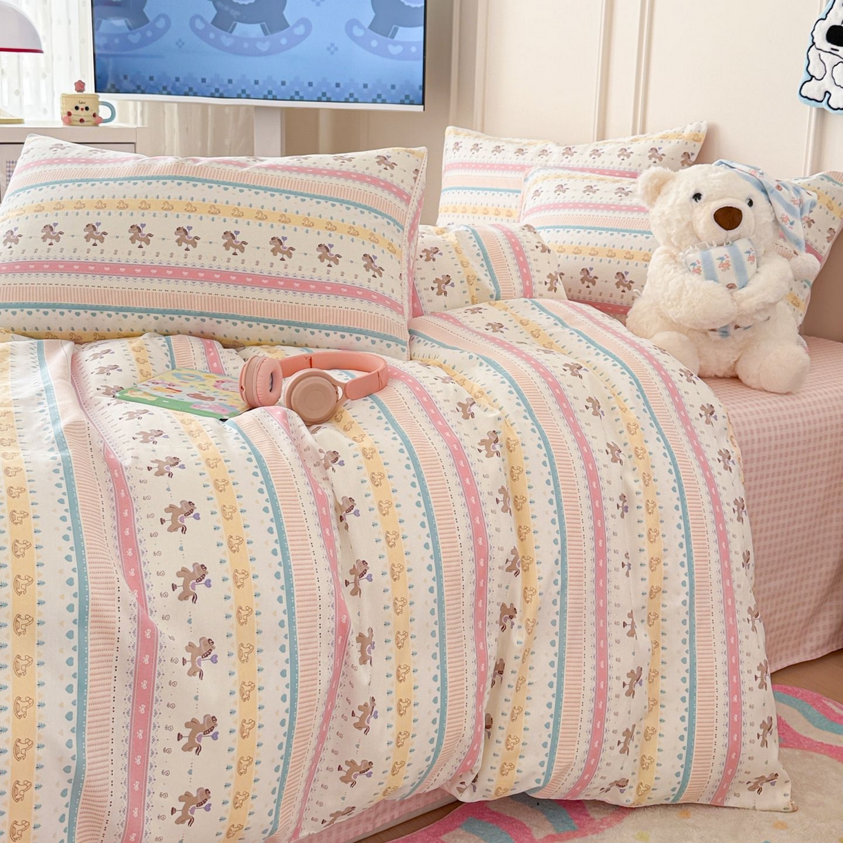 91家纺网 家纺一手货源 找家纺 女子家纺 2026新款全棉12868卡通印花四件套大耳朵兔兔系列 彩条马仔