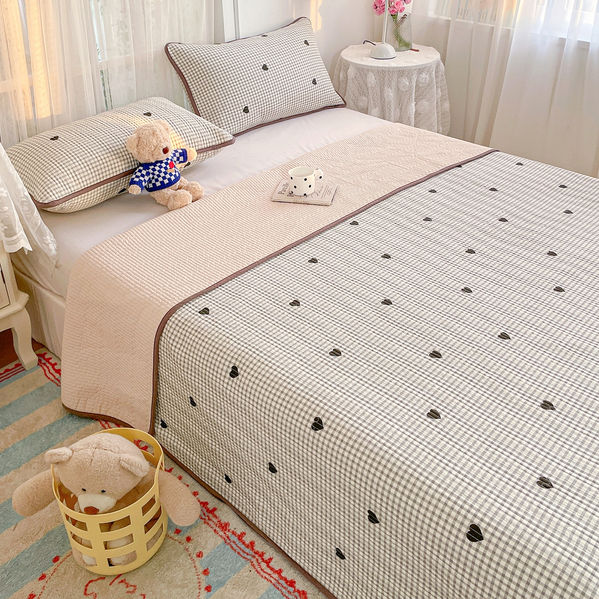 91家纺网 家纺一手货源 找家纺 金丝兔 2026春夏新品全棉床盖三件套纯棉砂洗床盖榻榻米炕盖加厚碎花床单 格子爱心