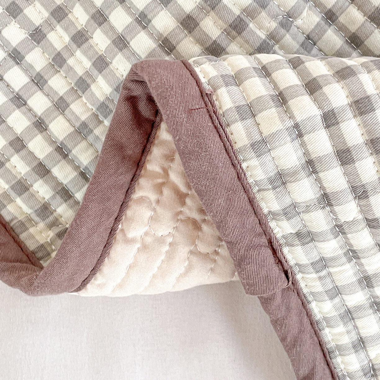 91家纺网 家纺一手货源 找家纺 金丝兔 2026春夏新品全棉床盖三件套纯棉砂洗床盖榻榻米炕盖加厚碎花床单 格子爱心