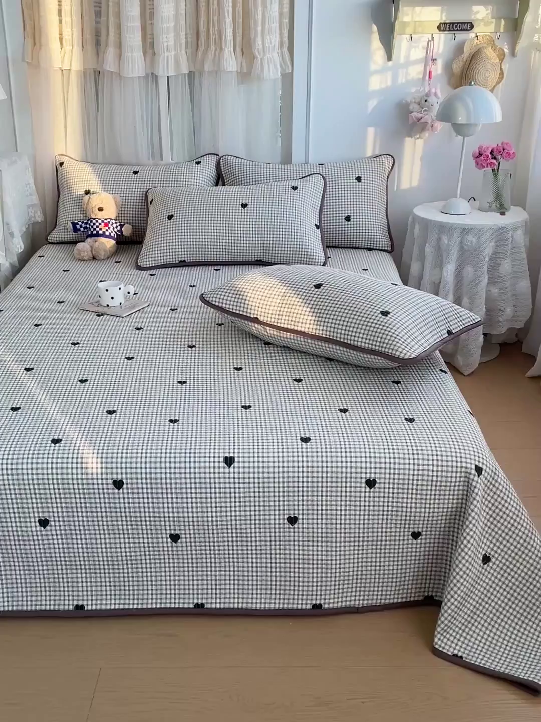 91家纺网 家纺一手货源 找家纺 金丝兔 2026春夏新品全棉床盖三件套纯棉砂洗床盖榻榻米炕盖加厚碎花床单 格子爱心