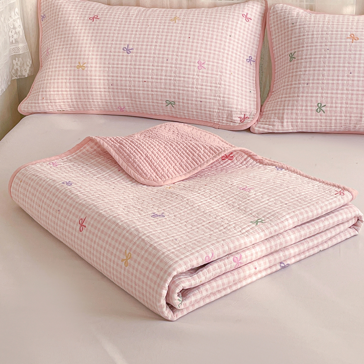 91家纺网 家纺一手货源 找家纺 金丝兔 2026春夏新品全棉床盖三件套纯棉砂洗床盖榻榻米炕盖加厚碎花床单 蝴蝶结