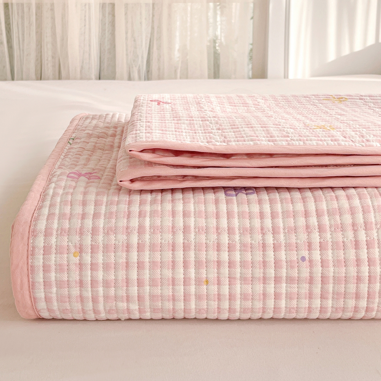 91家纺网 家纺一手货源 找家纺 金丝兔 2026春夏新品全棉床盖三件套纯棉砂洗床盖榻榻米炕盖加厚碎花床单 蝴蝶结