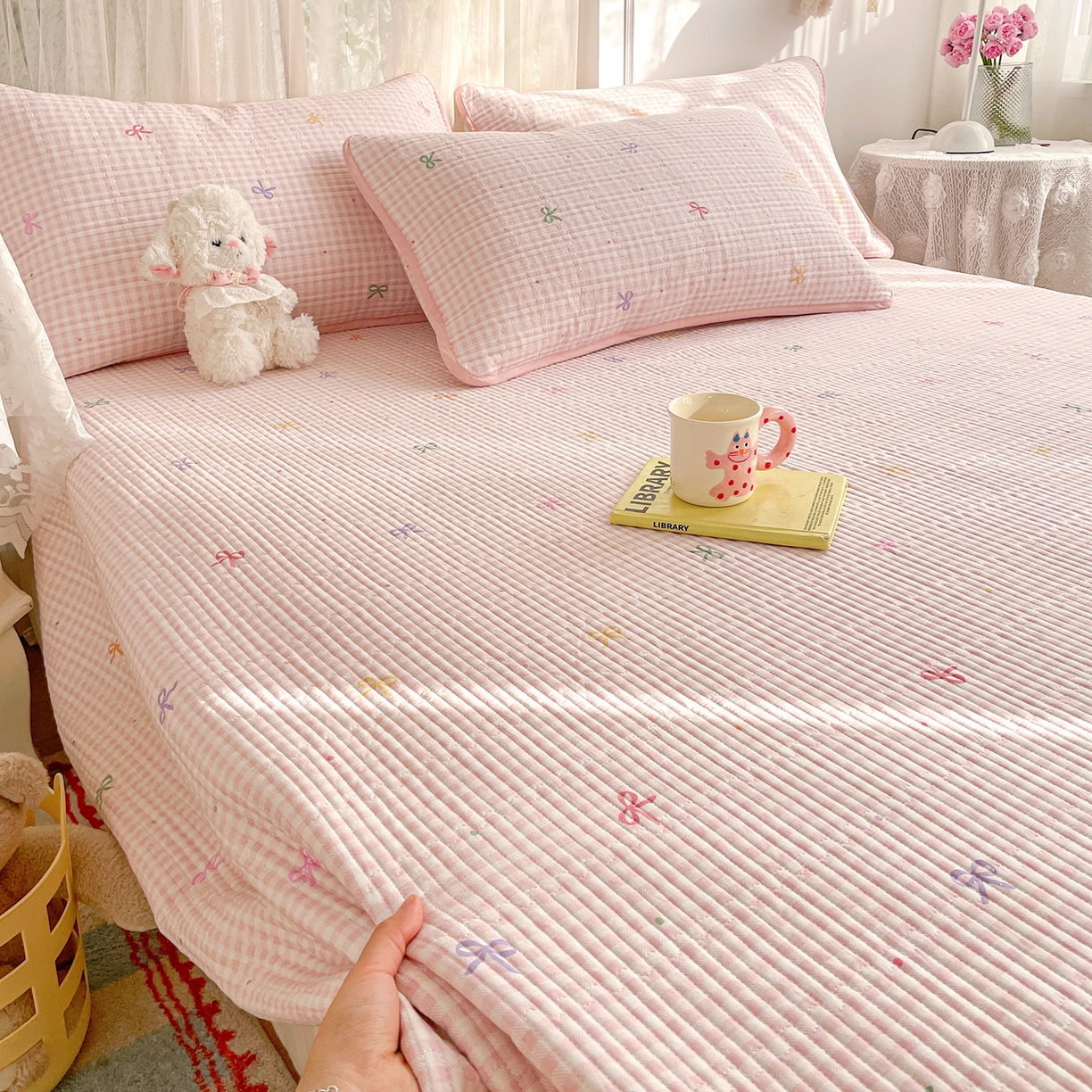 91家纺网 家纺一手货源 找家纺 金丝兔 2026春夏新品全棉床盖三件套纯棉砂洗床盖榻榻米炕盖加厚碎花床单 蝴蝶结