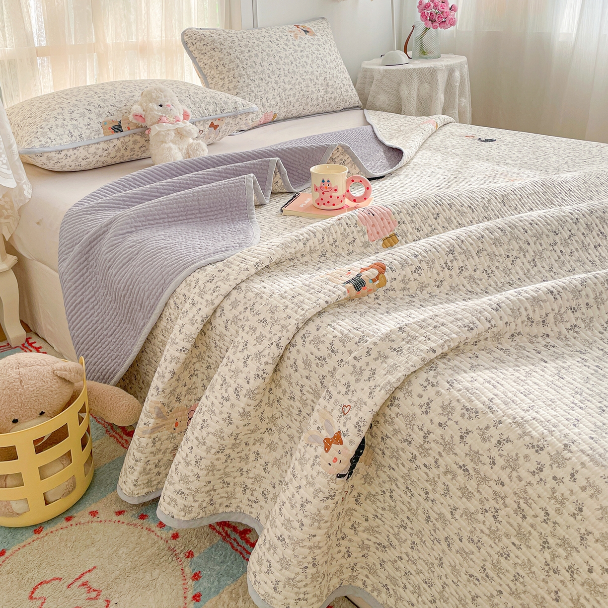 91家纺网 家纺一手货源 找家纺 金丝兔 2026春夏新品全棉床盖三件套纯棉砂洗床盖榻榻米炕盖加厚碎花床单 吉吉兔