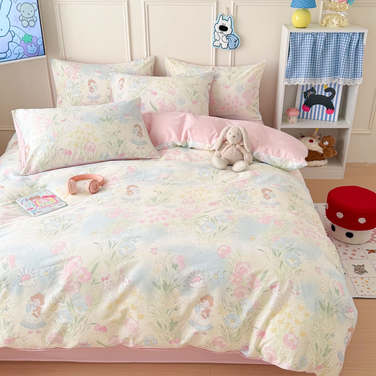 91家纺网 家纺一手货源 找家纺 女子家纺 2026新款全棉12868卡通印花四件套大耳朵兔兔系列 花海童话