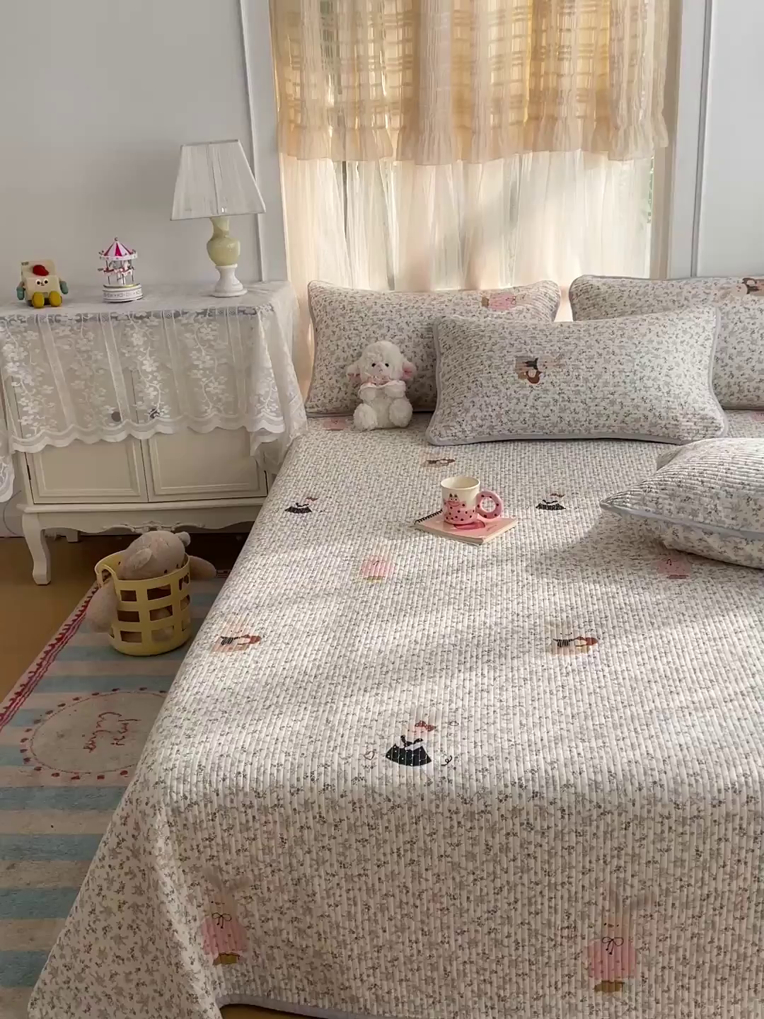 91家纺网 家纺一手货源 找家纺 金丝兔 2026春夏新品全棉床盖三件套纯棉砂洗床盖榻榻米炕盖加厚碎花床单 吉吉兔