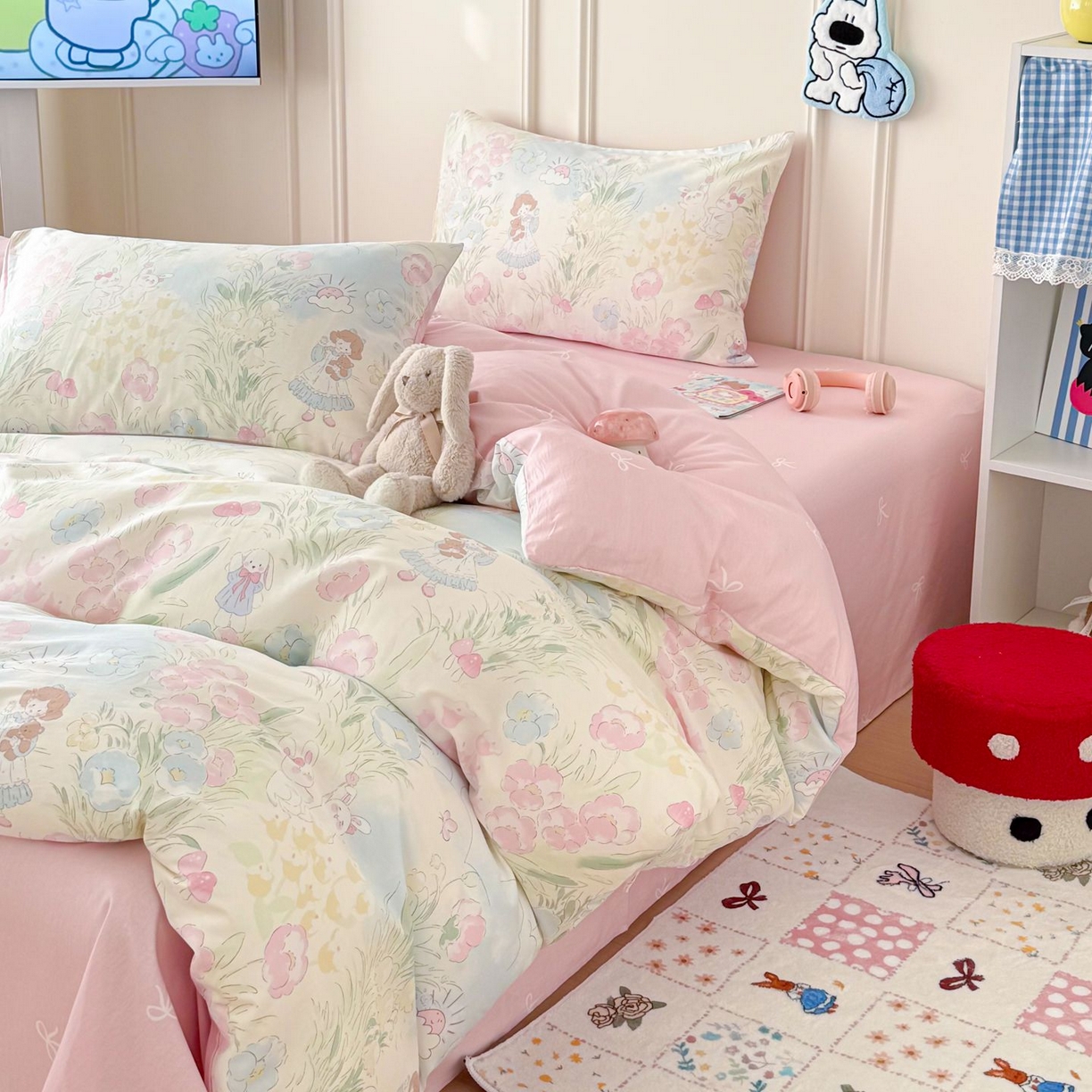 91家纺网 家纺一手货源 找家纺 女子家纺 2026新款全棉12868卡通印花四件套大耳朵兔兔系列 花海童话