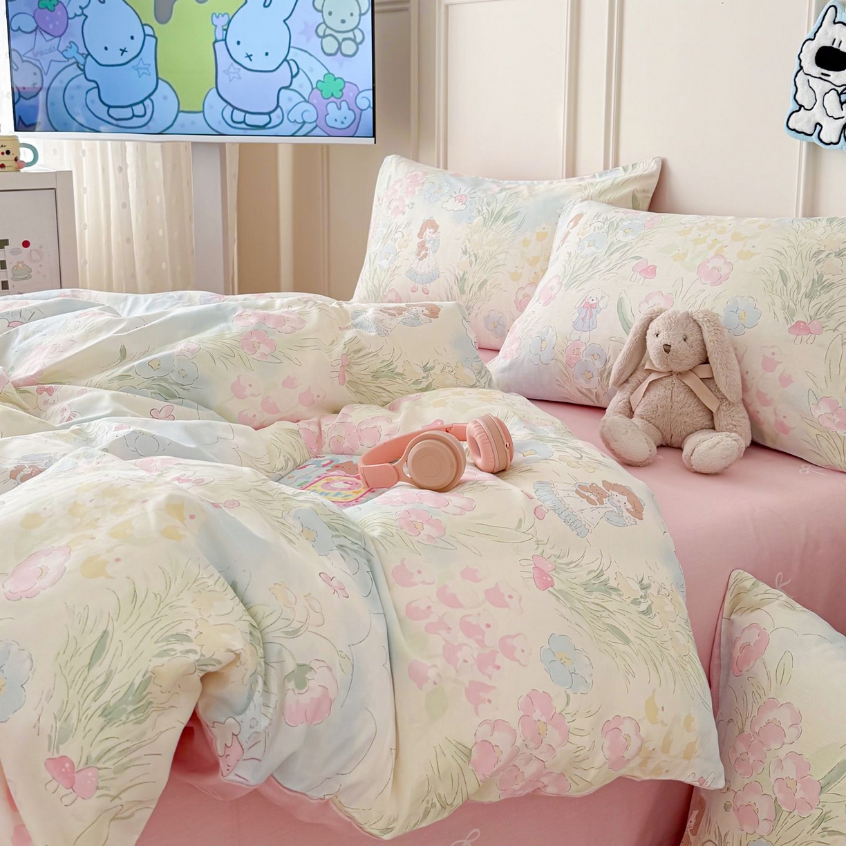 91家纺网 家纺一手货源 找家纺 女子家纺 2026新款全棉12868卡通印花四件套大耳朵兔兔系列 花海童话